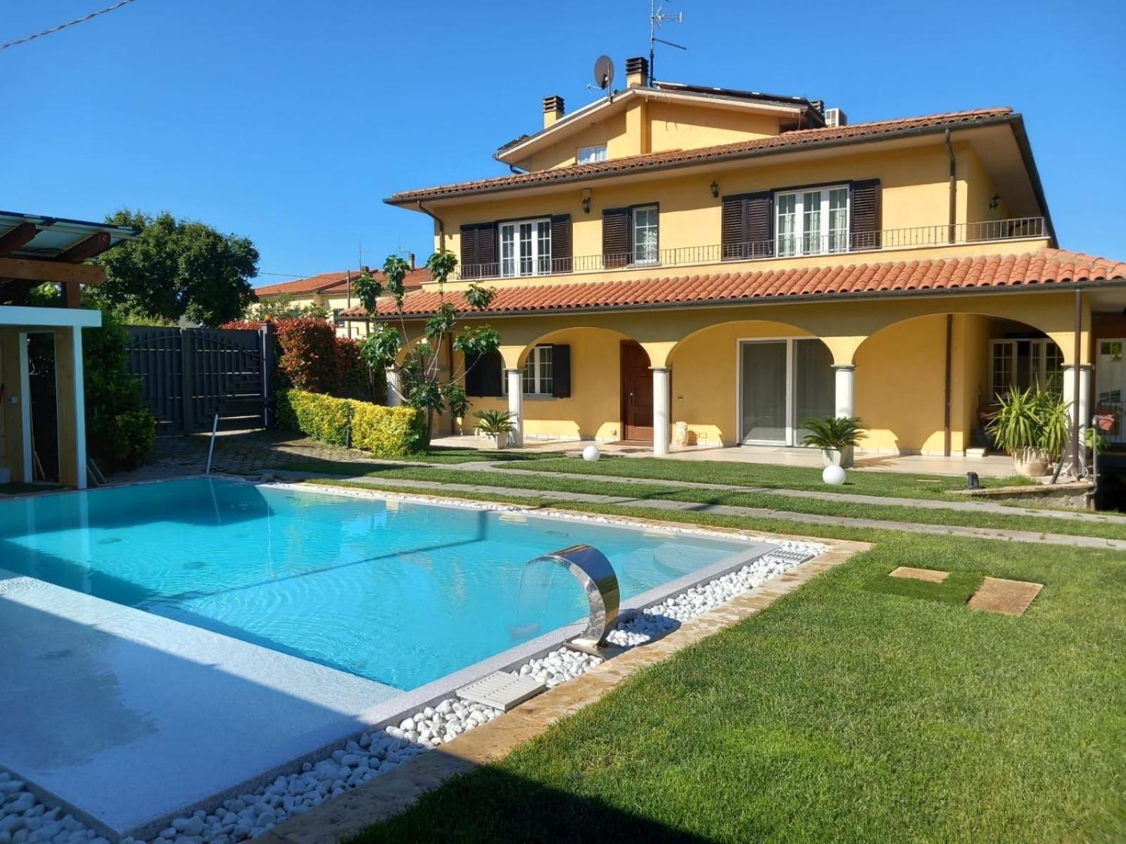 Villa Il Matto Arezzo Bagian luar foto